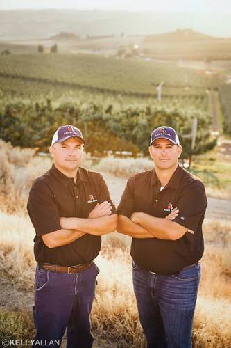 The fourth generation of Allans joined the company in the early 2000’s, continuing the family legacy in the Washington state tree fruit industry. George’s son Tom (left) began working on the warehouse side of the business in 2000, and Dave’s son Travis (right) began working in the orchards in 2002.